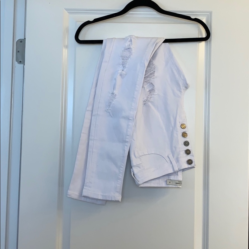 White High-waist Distressed jeans-Brand New Size 9